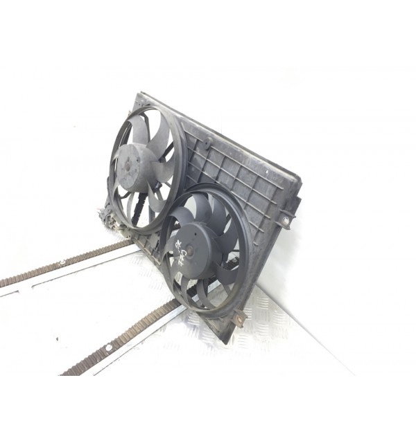 Вентилятор радиатора бу для Volkswagen Golf 5 1.9 TDi,  2007 г.