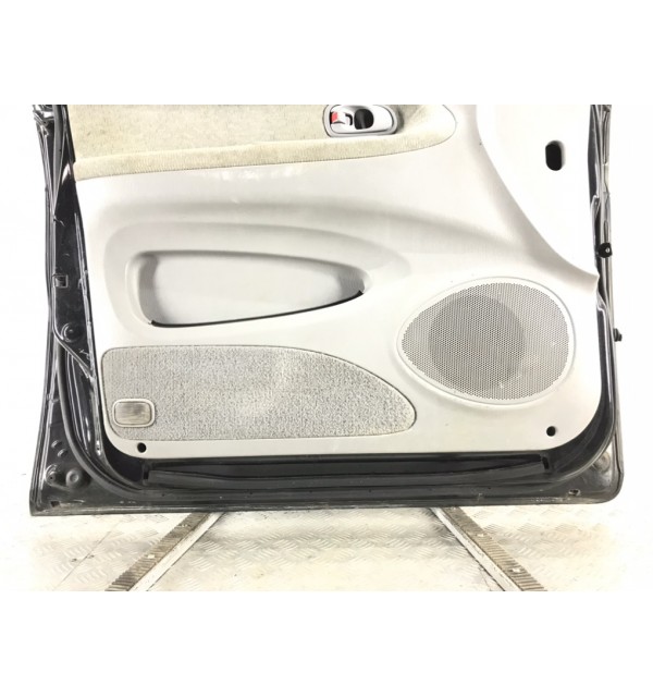 Дверь передняя левая бу для Kia Carnival 1 2.9 CRDi,  2005 г.