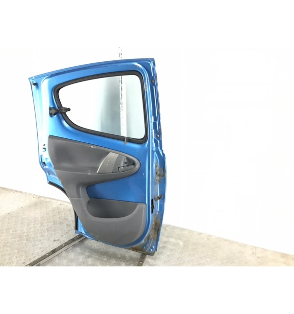 Дверь задняя левая бу для Peugeot 107  1.0 i,  2006 г.