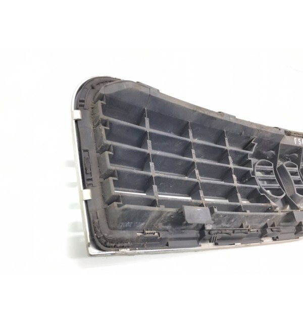 Решетка радиатора бу для Audi A4 B6 1.8 Ti,  2004 г.