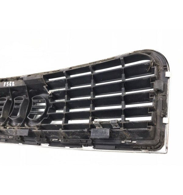 Решетка радиатора бу для Audi A4 B6 1.8 Ti,  2004 г.