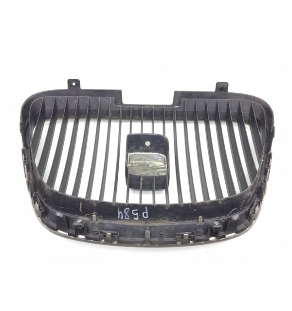 Решетка радиатора бу для Seat Leon  1.2 TSI,  2012 г.