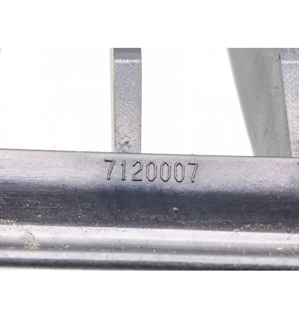 Решетка радиатора бу для BMW 3 E90/E91/E92/E93 2.0 TD,  2005 г.