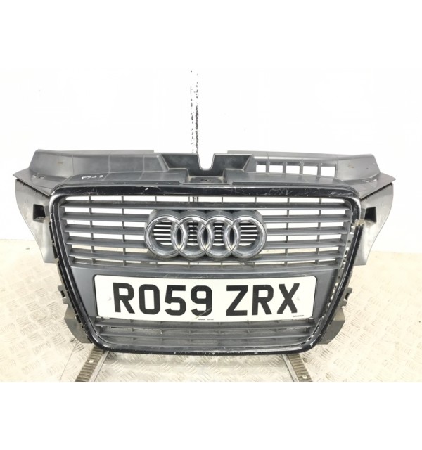 Решетка радиатора бу для Audi A3 8P 1.9 TDi,  2009 г.