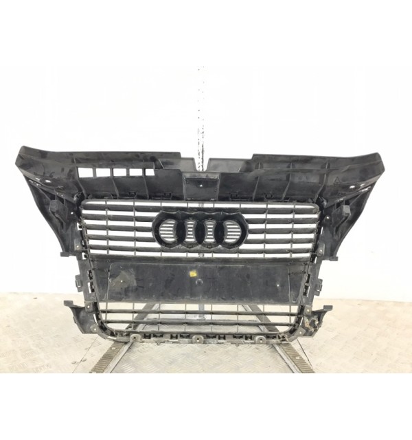 Решетка радиатора бу для Audi A3 8P 1.9 TDi,  2009 г.