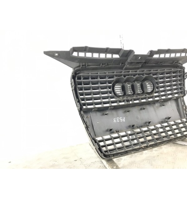 Решетка радиатора бу для Audi A3 8P 2.0 TFSI,  2008 г.