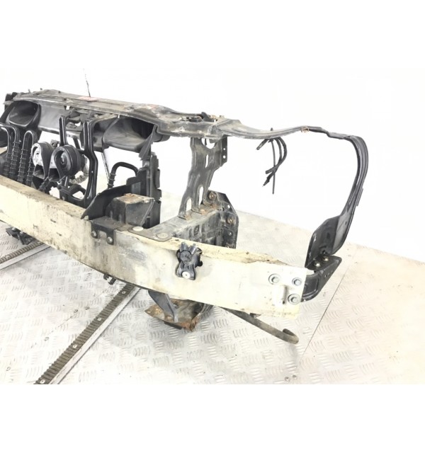 Панель передняя (телевизор) бу для Mercedes C W203 1.8 i,  2004 г.