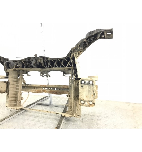 Панель передняя (телевизор) бу для Ford Fiesta 5 1.4 TDCi,  2005 г.