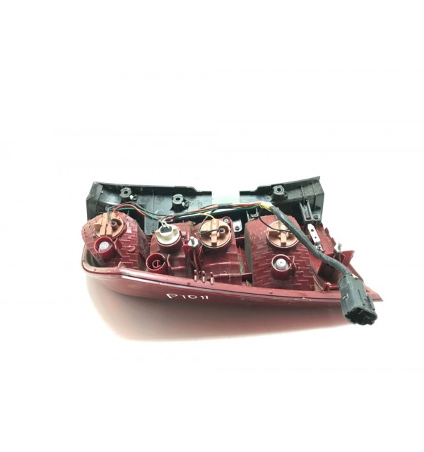 Фонарь задний правый бу для Kia Carens 2 2.0 CRDi,  2008 г.