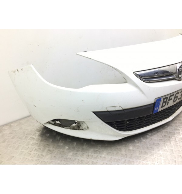 Бампер передний бу для Opel Astra J 1.4 Ti,  2013 г.