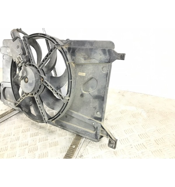 Вентилятор радиатора бу для Ford Focus 2 1.6 i,  2009 г.